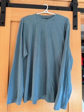 SKIMS NWOT! Men’s Long Sleeve T-Shirt Summer Blue